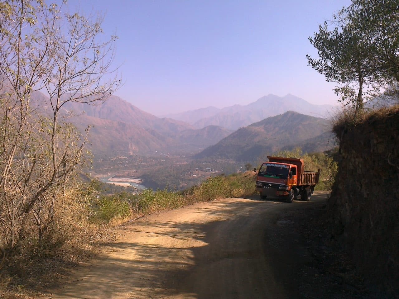 Tipper Truck available for booking in Salooni